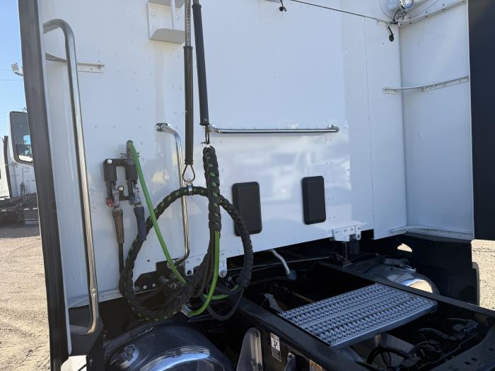 2021 Peterbilt 579-48