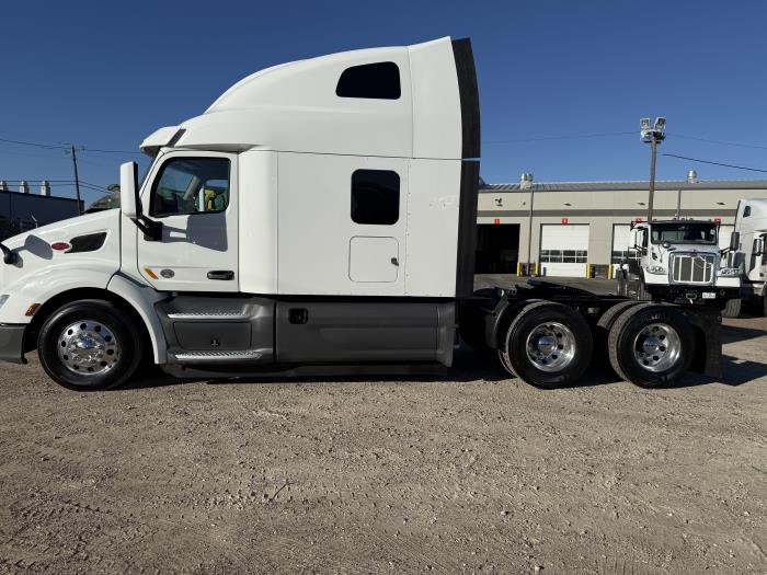 2021 Peterbilt 579-57