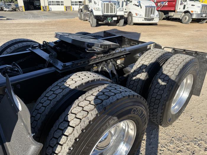 2021 Peterbilt 579-66