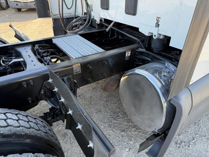 2021 Peterbilt 579-69