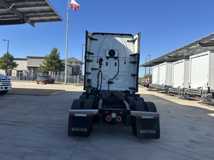 2021 Freightliner Cascadia-4