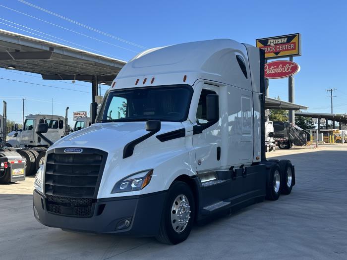 2021 Freightliner Cascadia-1