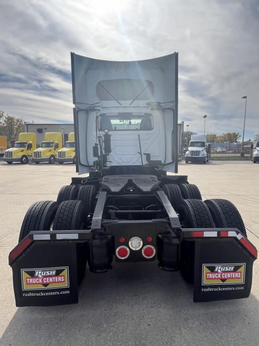 2021 International LT625 LT photo 4