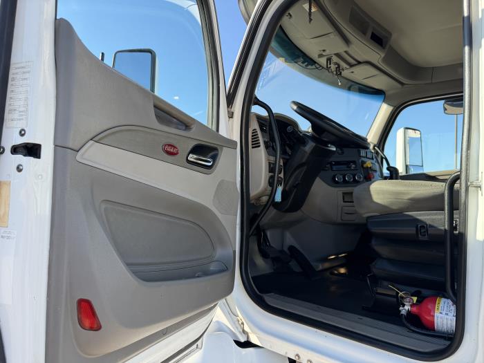 2019 Peterbilt 579-23