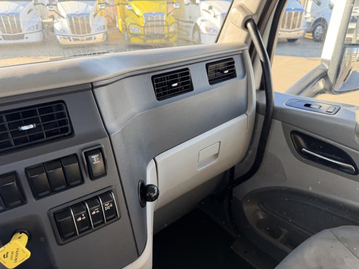 2019 Peterbilt 579-27