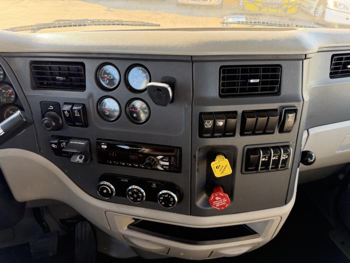 2019 Peterbilt 579-28