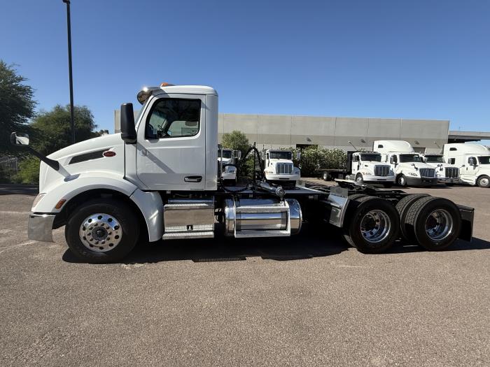 2023 Peterbilt 579 photo 3