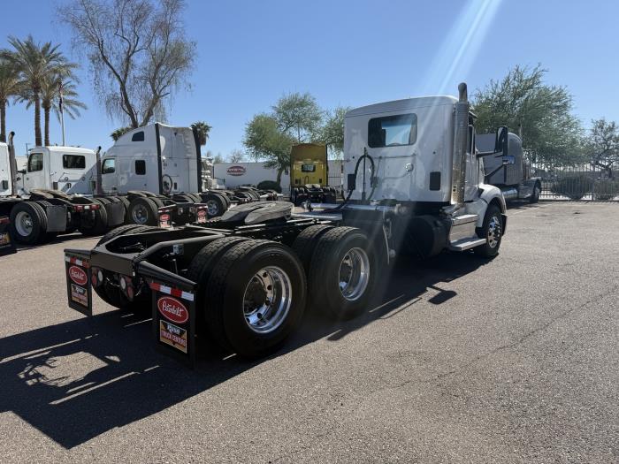 2023 Peterbilt 579-5