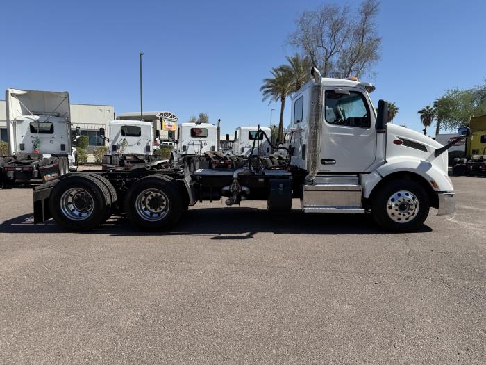 2023 Peterbilt 579-6