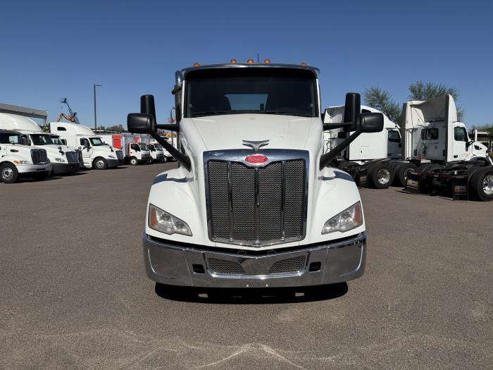 2023 Peterbilt 579-8