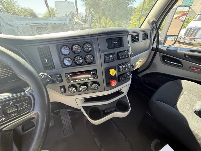 2023 Peterbilt 579-13