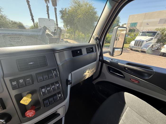 2023 Peterbilt 579-14