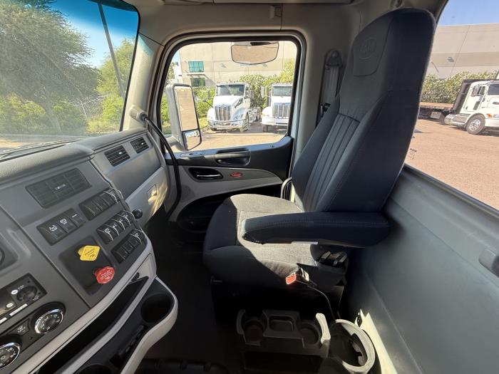 2023 Peterbilt 579-15