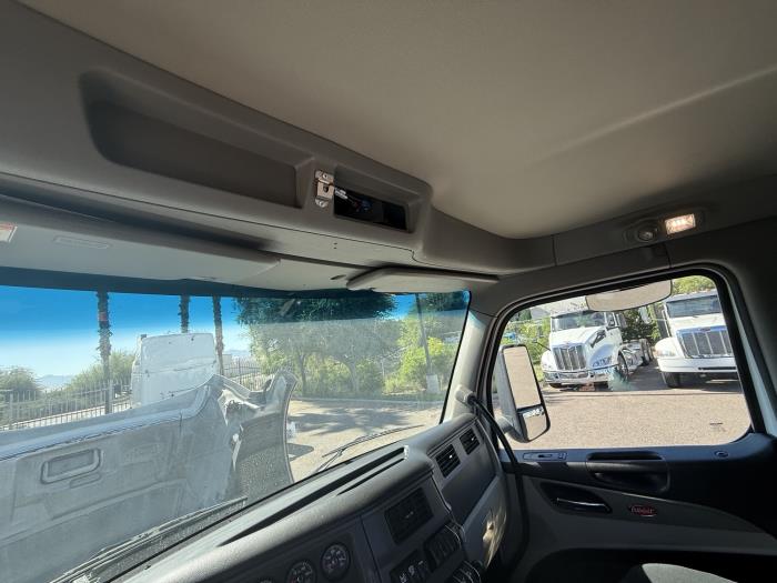 2023 Peterbilt 579-16