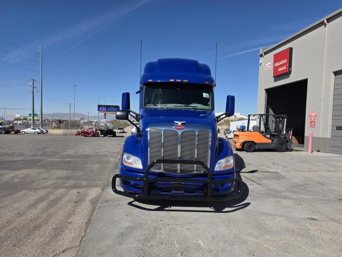 2022 Peterbilt 579 photo 3