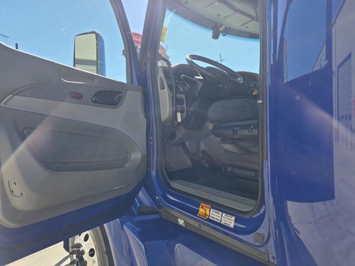 2022 Peterbilt 579-12