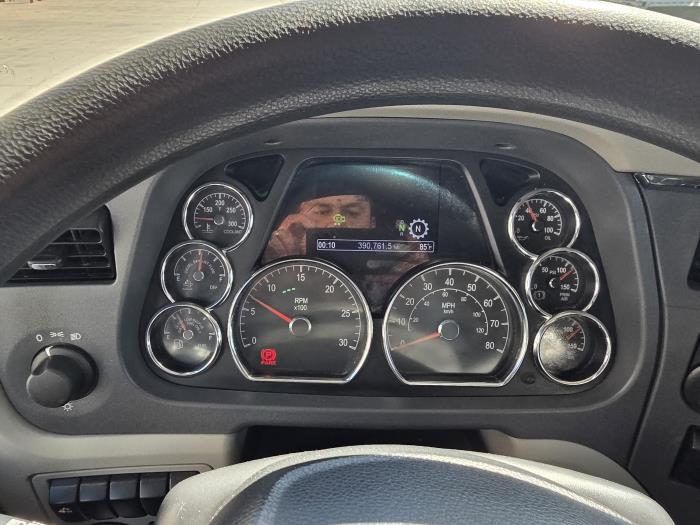 2022 Peterbilt 579-14