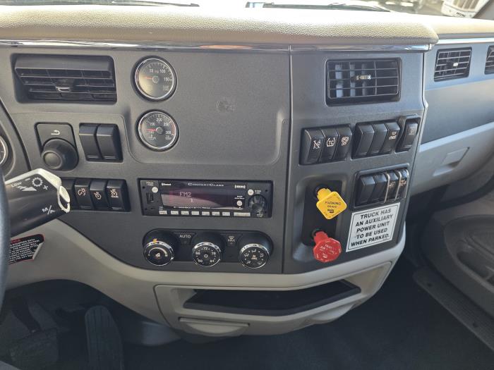 2022 Peterbilt 579-15