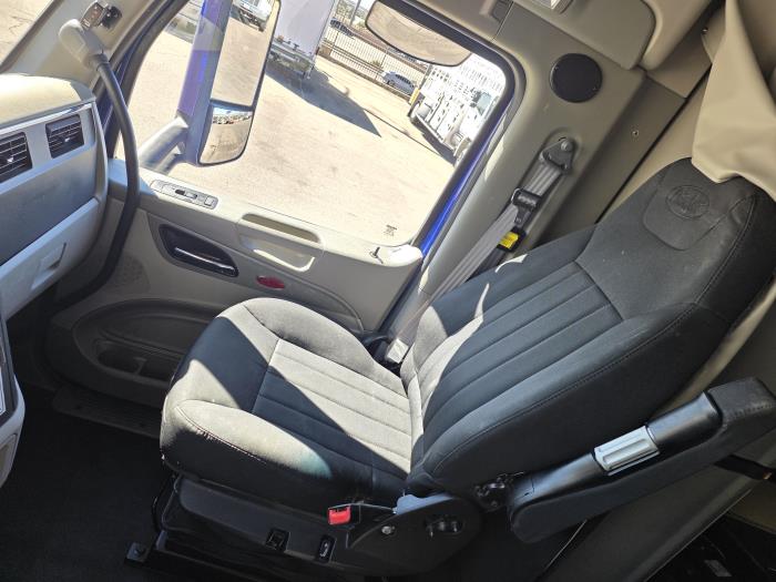 2022 Peterbilt 579-16