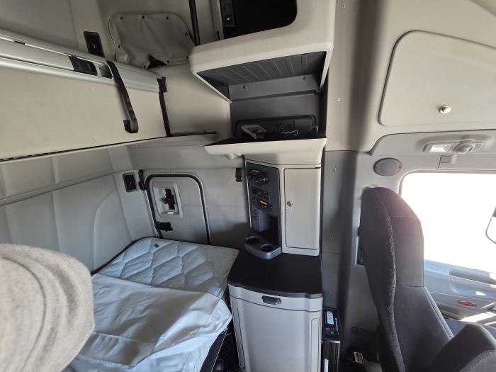 2022 Peterbilt 579-19