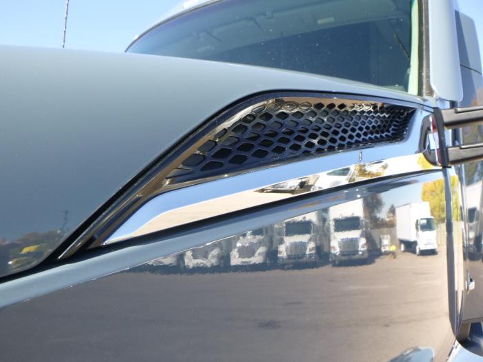 2023 Kenworth T680-9