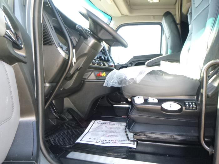 2023 Kenworth T680-39