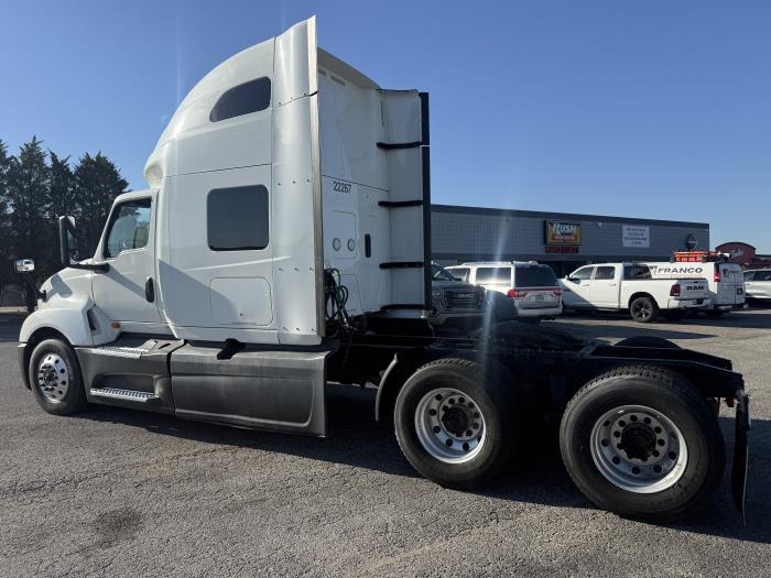 2022 International LT625-4