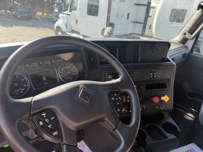 2022 International LT625-8