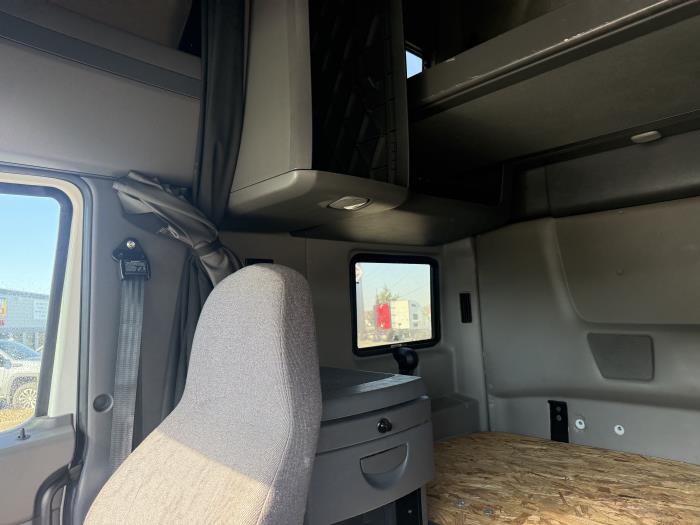 2022 International LT625-10