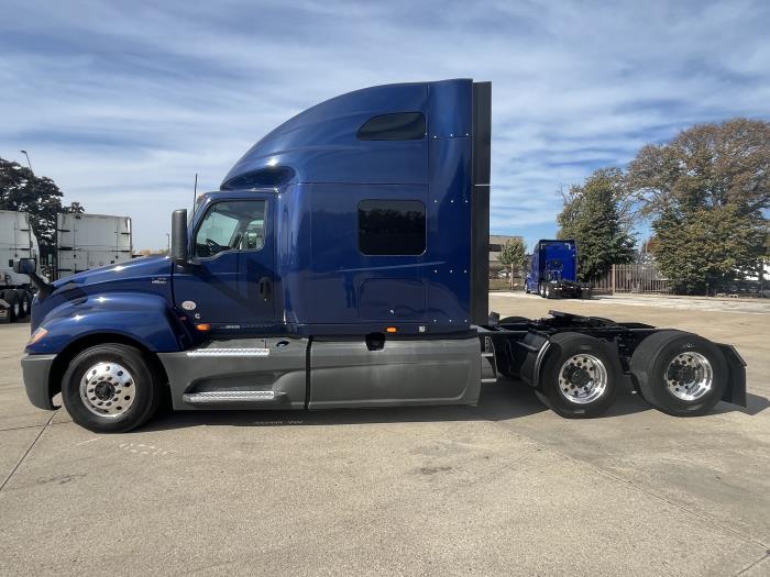 2022 International LT625-2