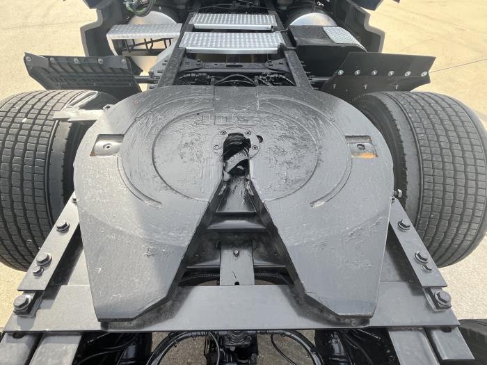 2022 International LT625-4