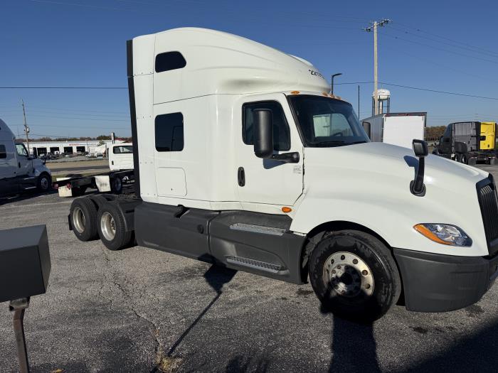 2022 International LT625-11