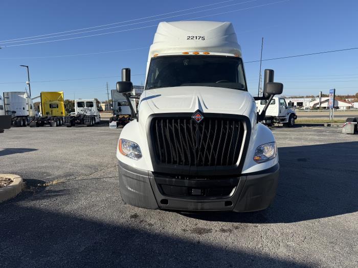 2022 International LT625-12