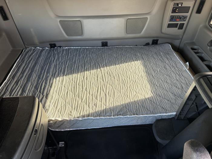 2022 International LT625-14