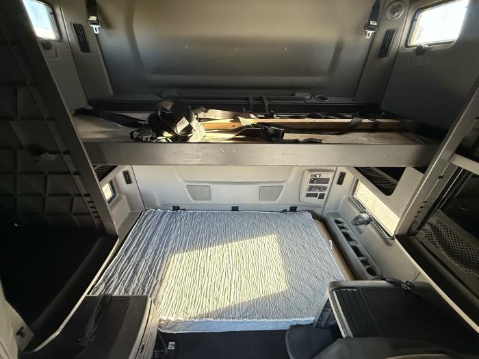 2022 International LT625-15