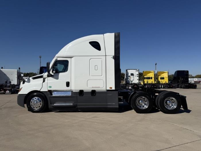 2021 Freightliner Cascadia-7