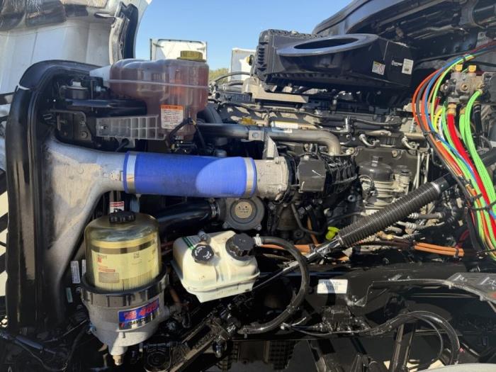 2021 Freightliner Cascadia-9