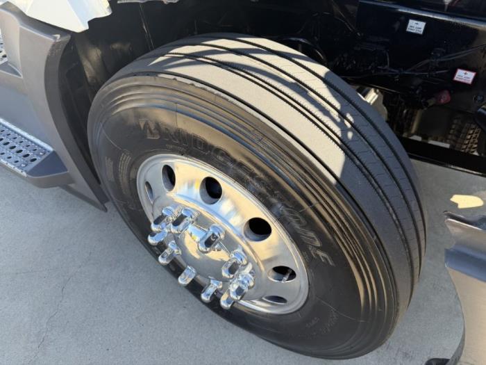 2021 Freightliner Cascadia-10