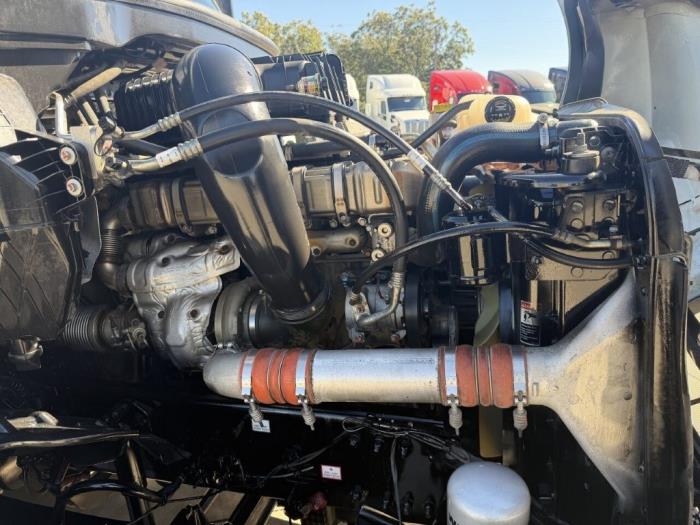 2021 Freightliner Cascadia-11