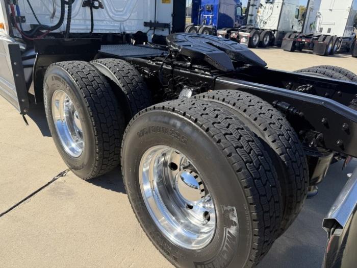 2021 Freightliner Cascadia-12