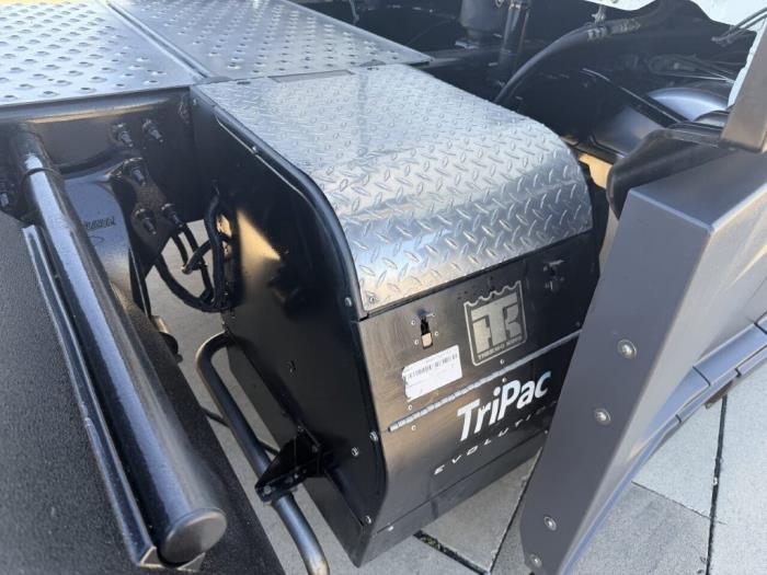 2021 Freightliner Cascadia-13