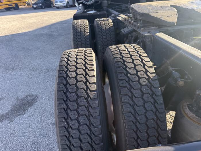 2022 International LT625-5