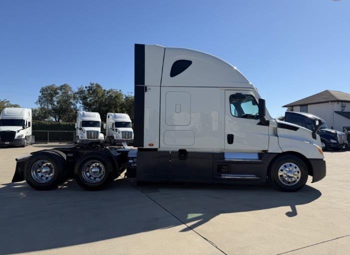 2021 Freightliner Cascadia-3