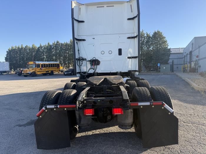 2022 International LT625-6