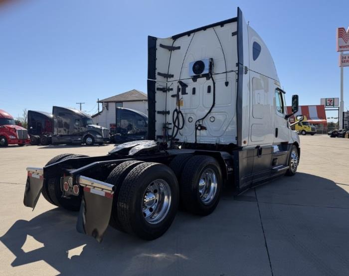 2021 Freightliner Cascadia-4
