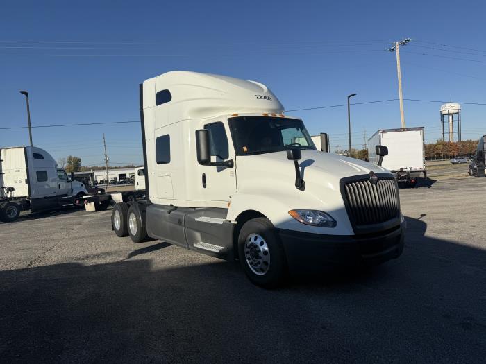 2022 International LT625-10