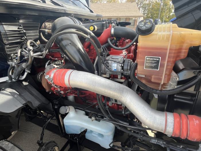 2022 International LT625-8