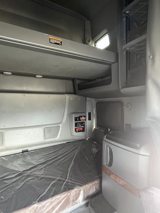 2022 International LT625-12