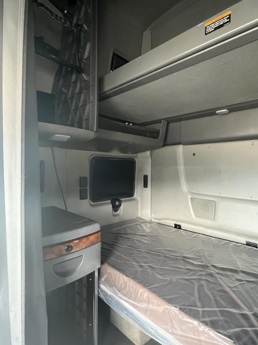 2022 International LT625-13