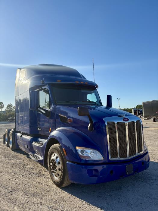 2022 Peterbilt 579-7
